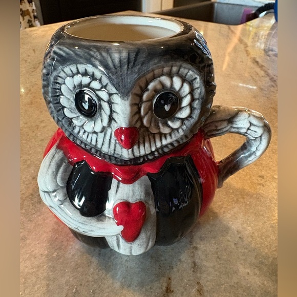 Joanna Parker Owl Shaped Ceramic Mug with Heart Design - Picture 1 of 3